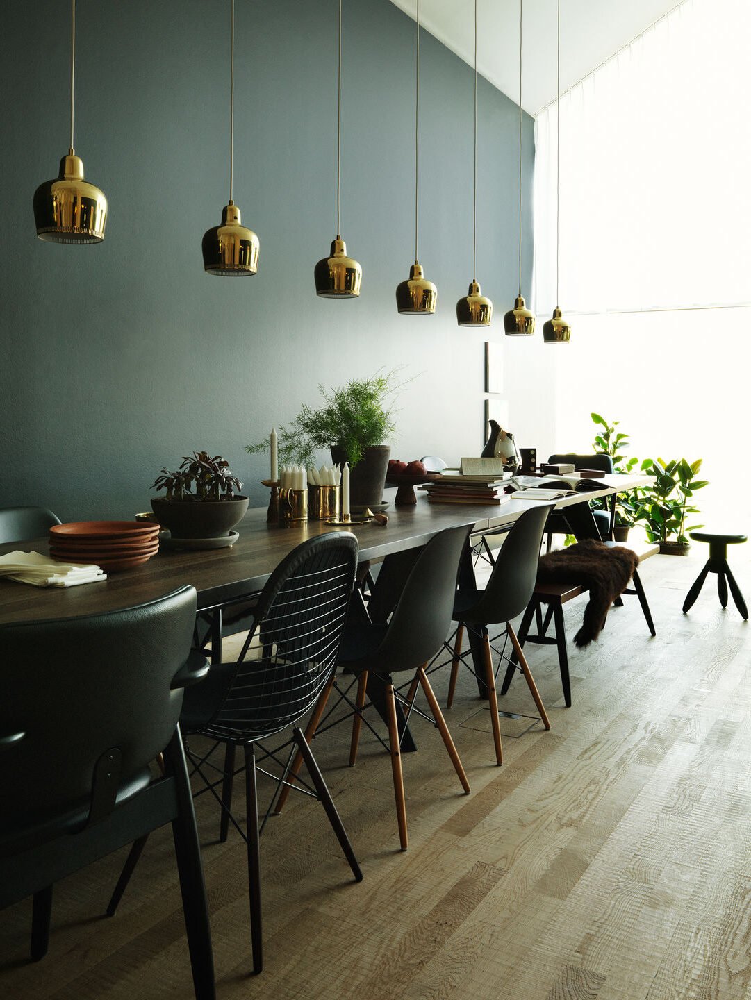 couleurs tendances 2024 vert kaki suspension laiton parquet bois