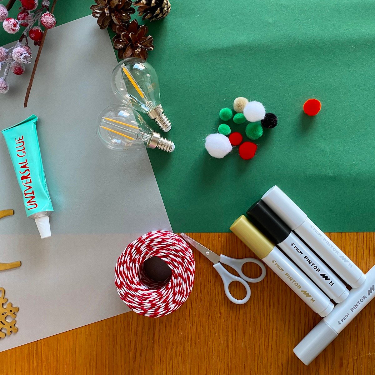 déco Noël fait maison boule ampoule recyclée ancienne usagée