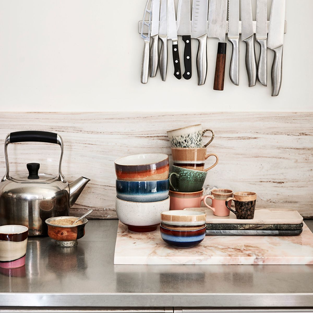 vaisselle en grès naturel bol dégradé orange bleu blanc marron