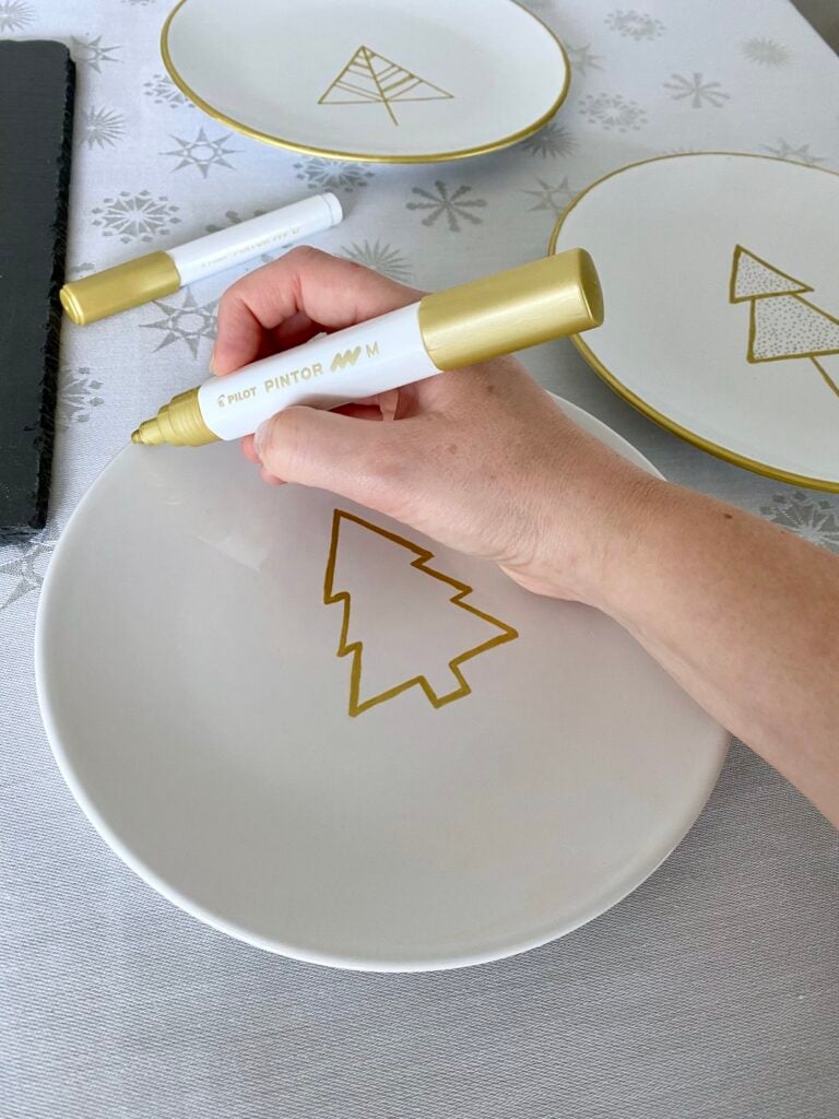 comment personnaliser table de Noël 2020 dessin sapin or feutre motif