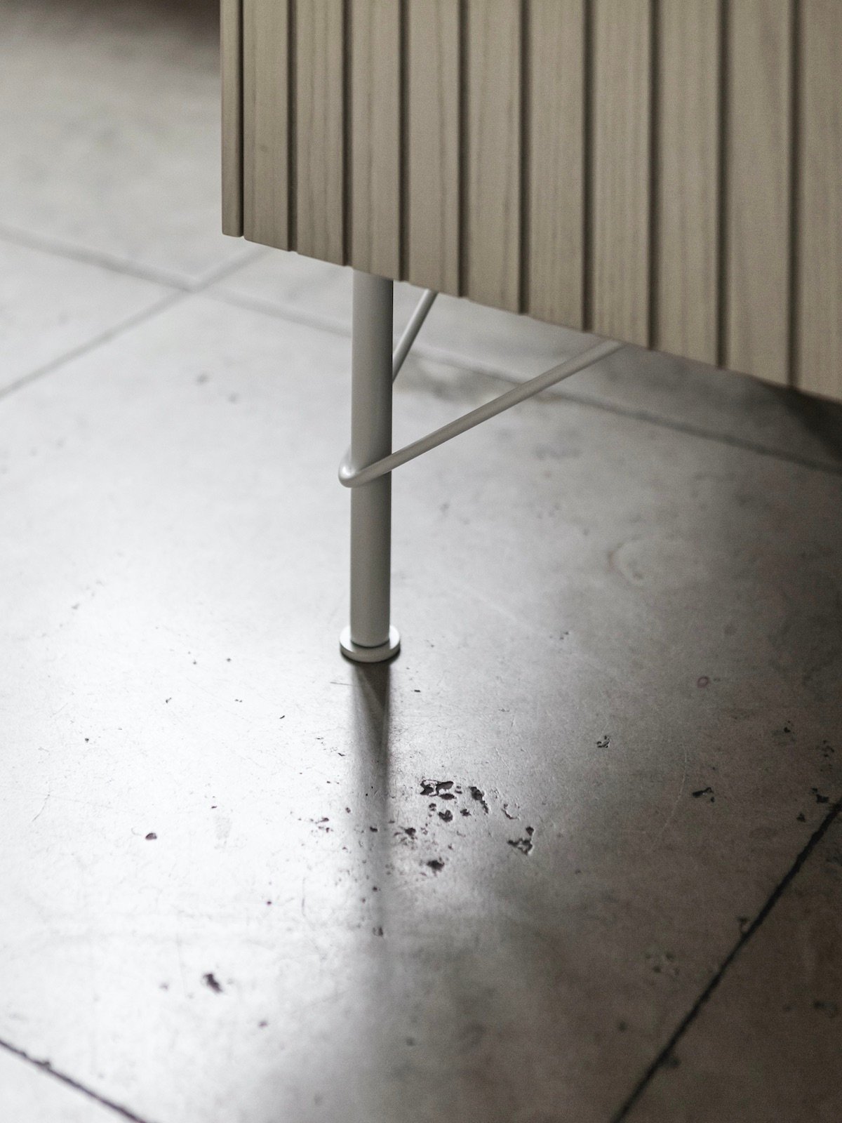 changer pied meuble ikea portes cuisine bois naturel métal