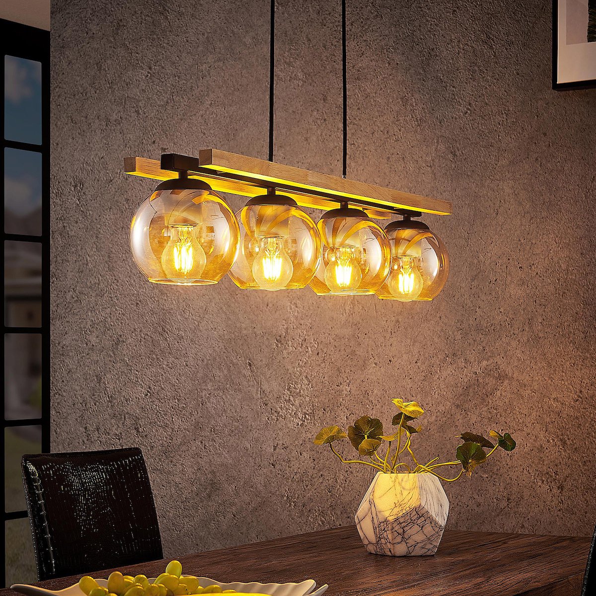 suspension boule en verre bois métal noir table bois inspiration déco intérieur