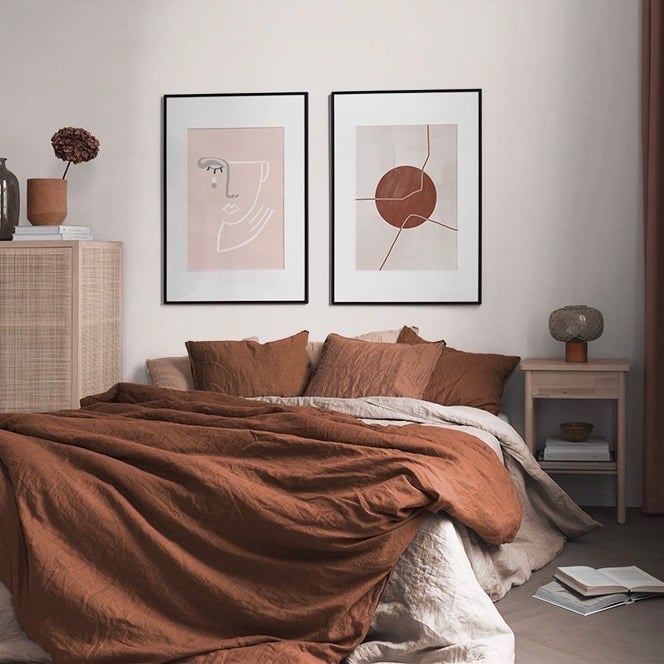 chambre mur de cadres terracotta lin housse couette