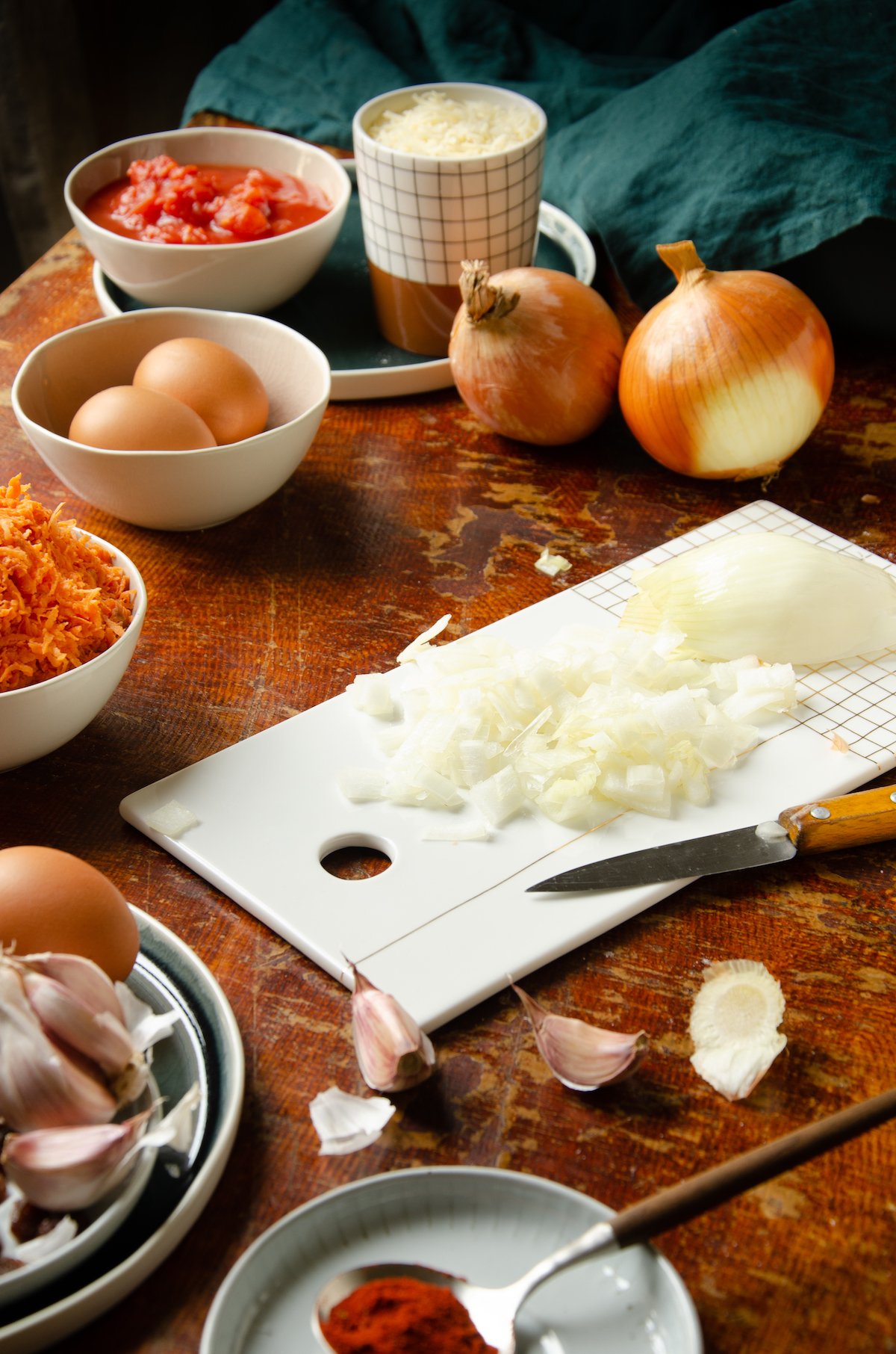 plateau planche à découper blanche oignon doré céramique
