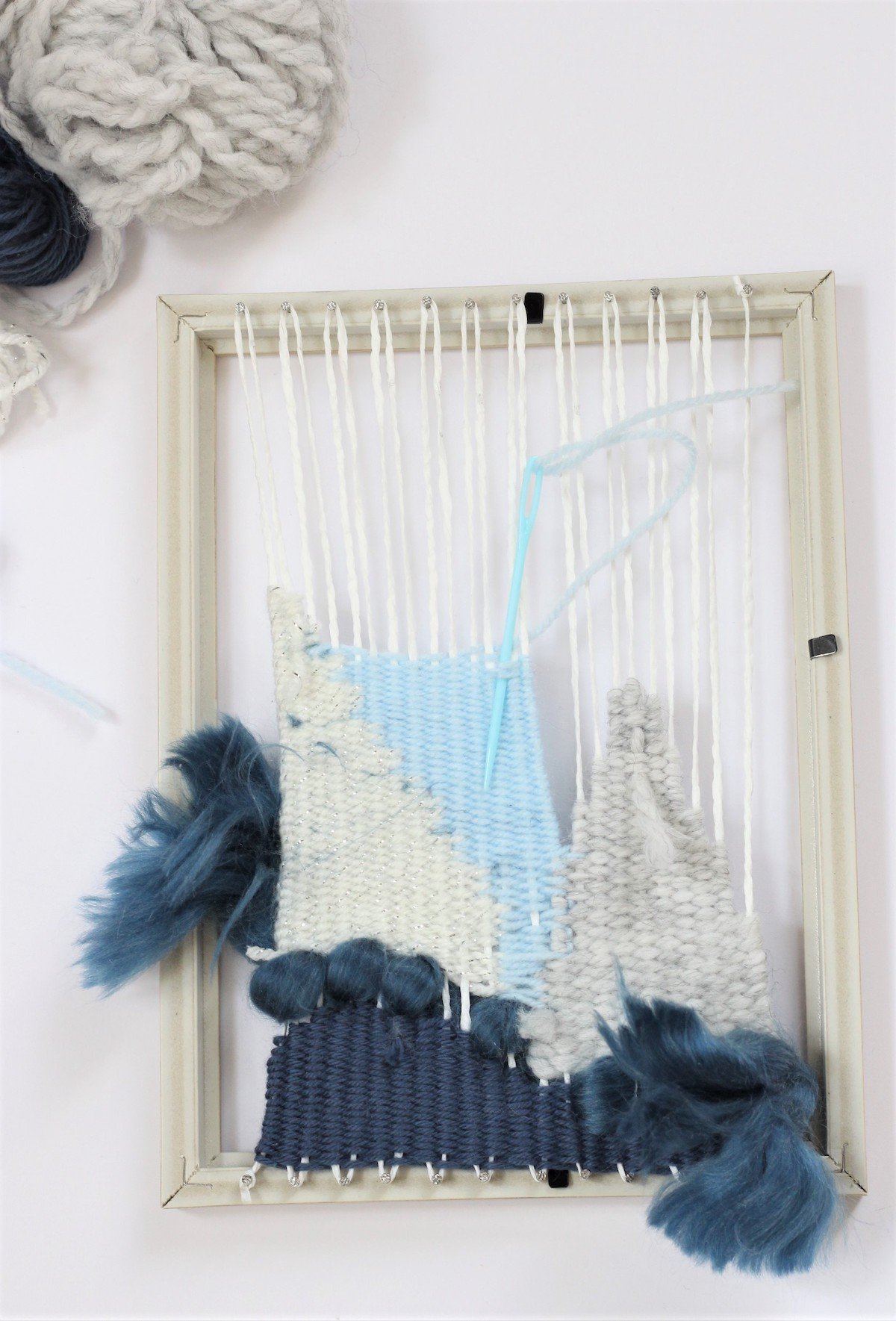 tissage décoration murale forme montagne bleu