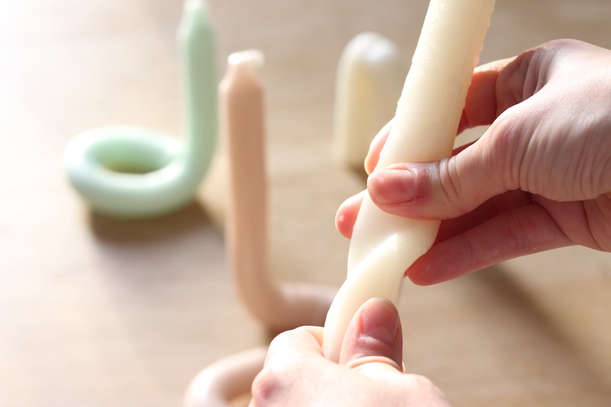 comment créer bougie torsadée facilement eau chaude main