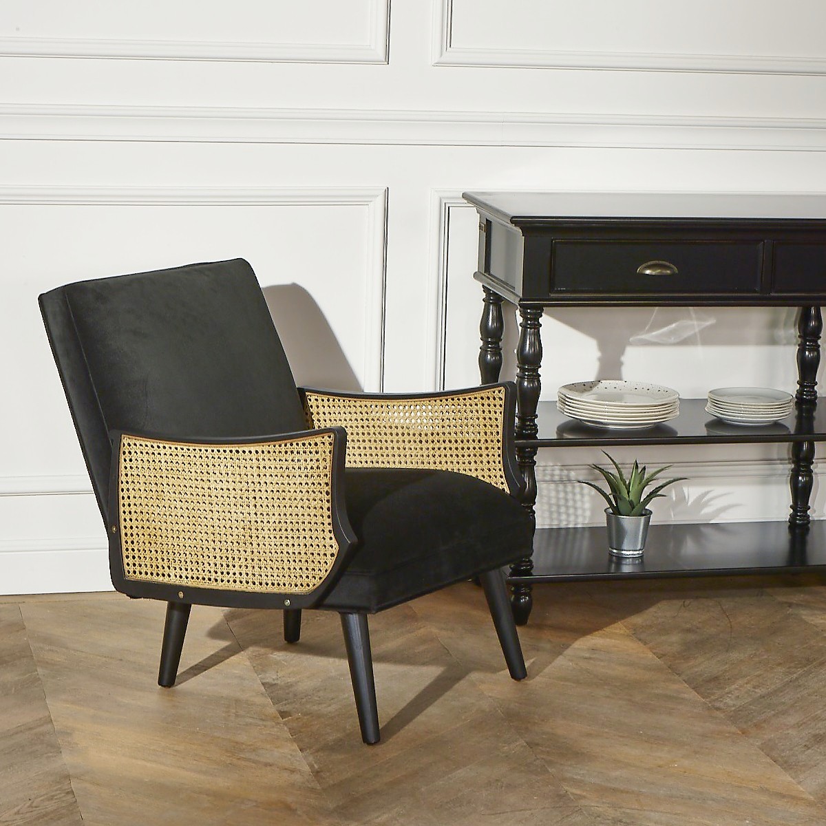 fauteuil cannage accoudoir cannage revêtement noir velours