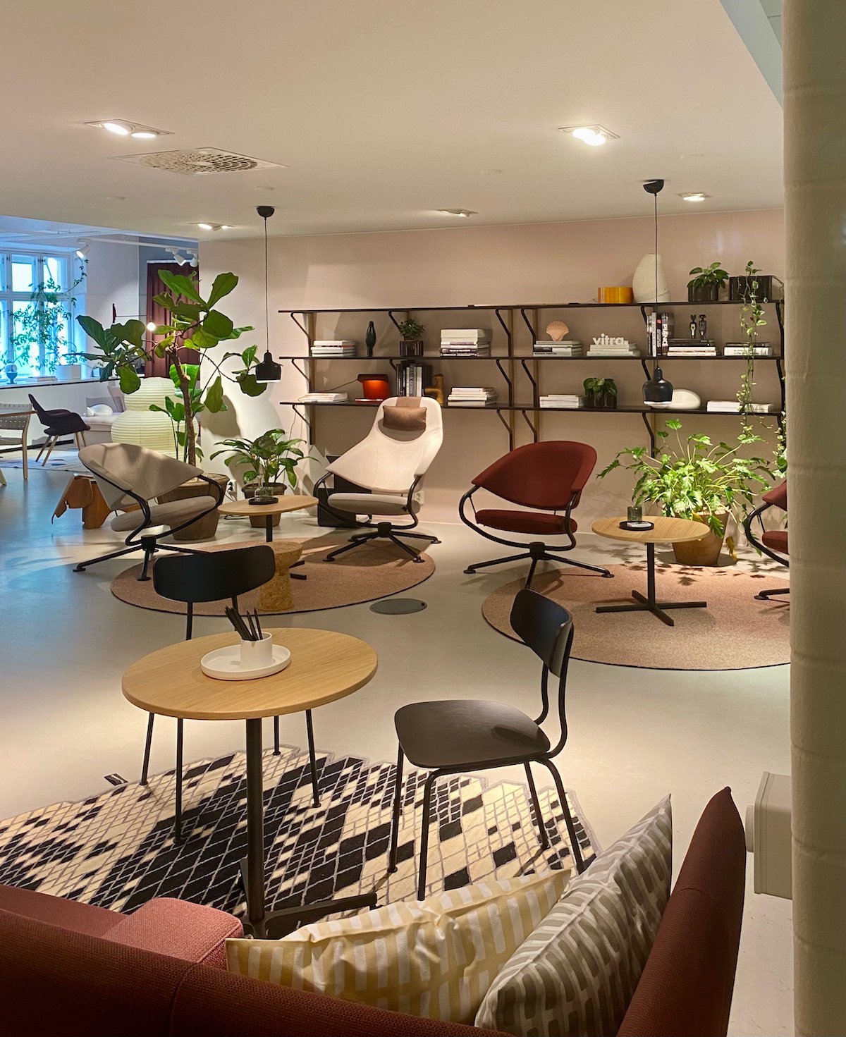 showroom boutique Vitra Suède fauteuil bureau