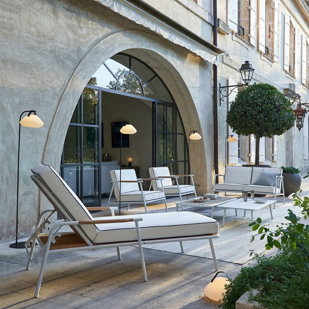 comment aménager cour intérieure chic déco parisienne