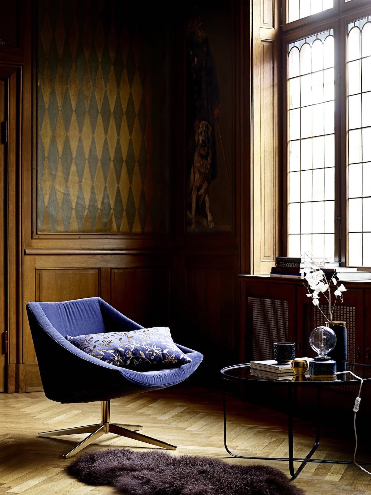 chaise futuriste velours pied métal bloomingville