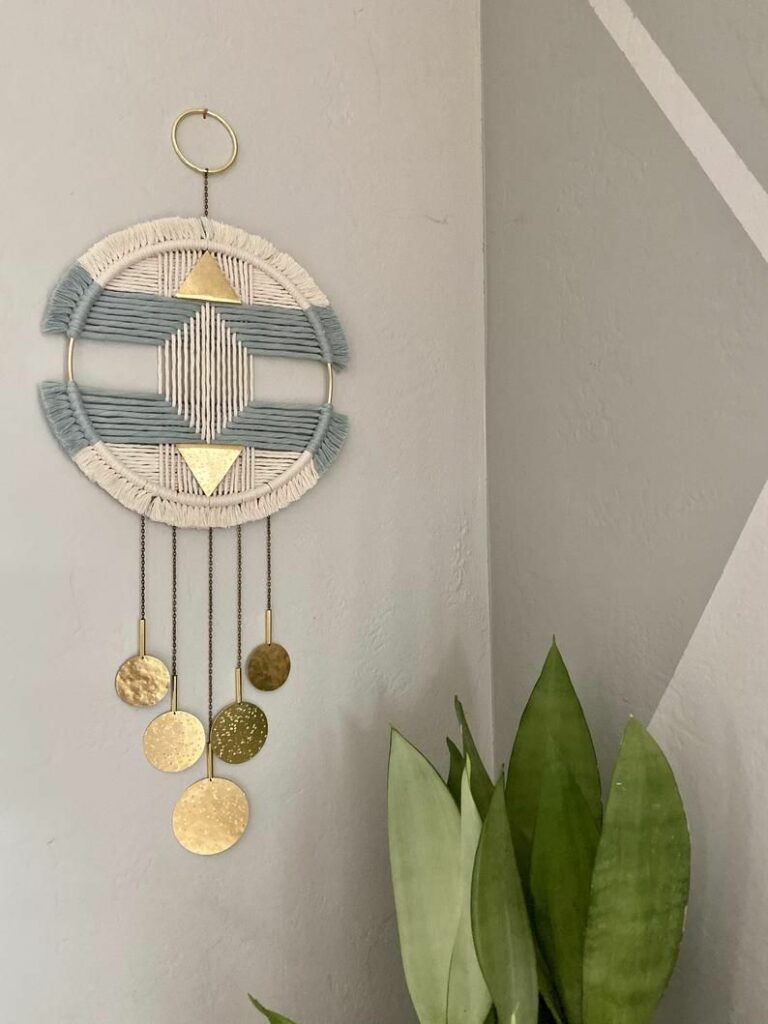 deco murale macramé rond bleu blanc beige laiton