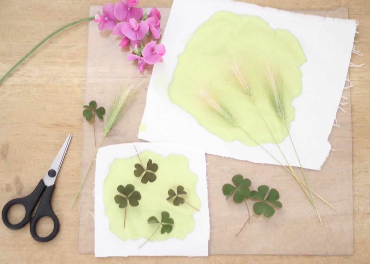 idée diy création déco murale avec fleur feuille-peinture