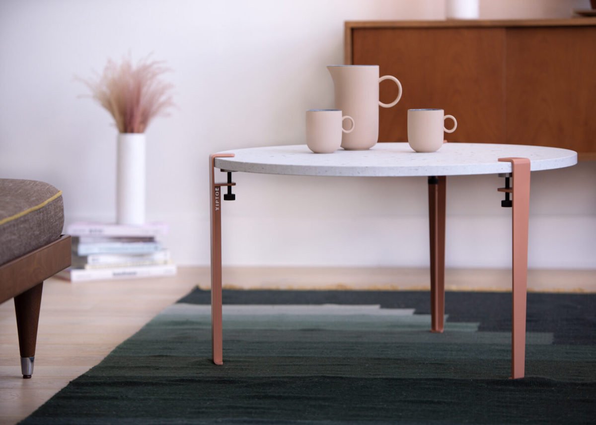 Table Venezia plastique recyclé pieds colorés 