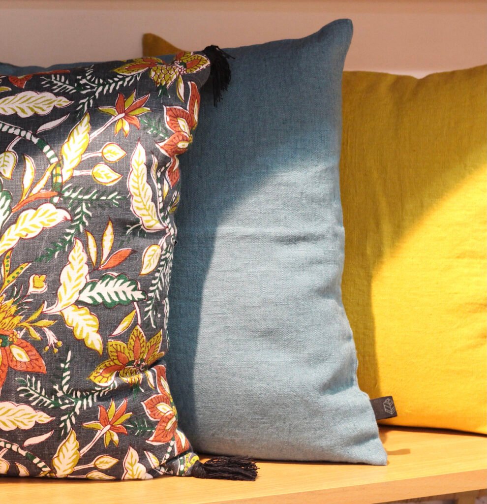 coussin lin lavé motif fleur harmony nasik