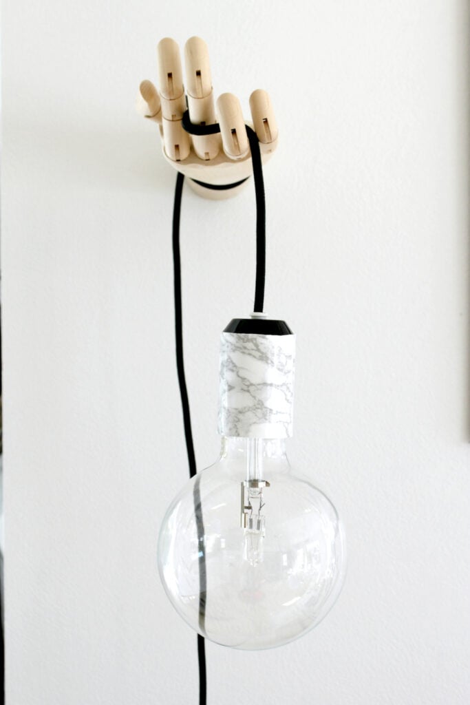 deco murale bois suspension ampoule marbre blanc