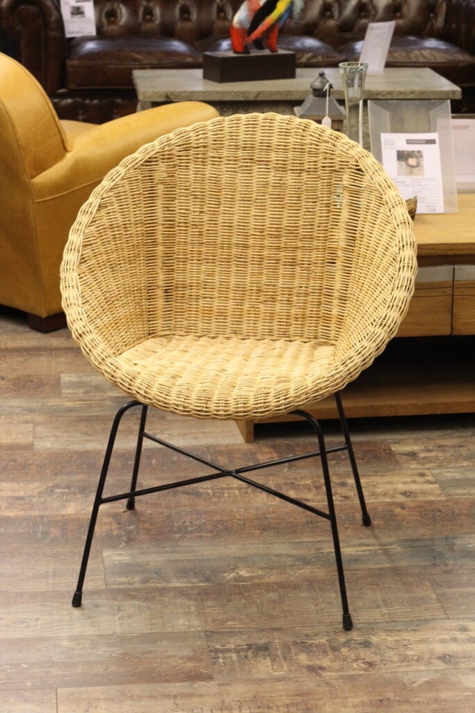 fauteuil osier table estivale bohème déco pied noir fer