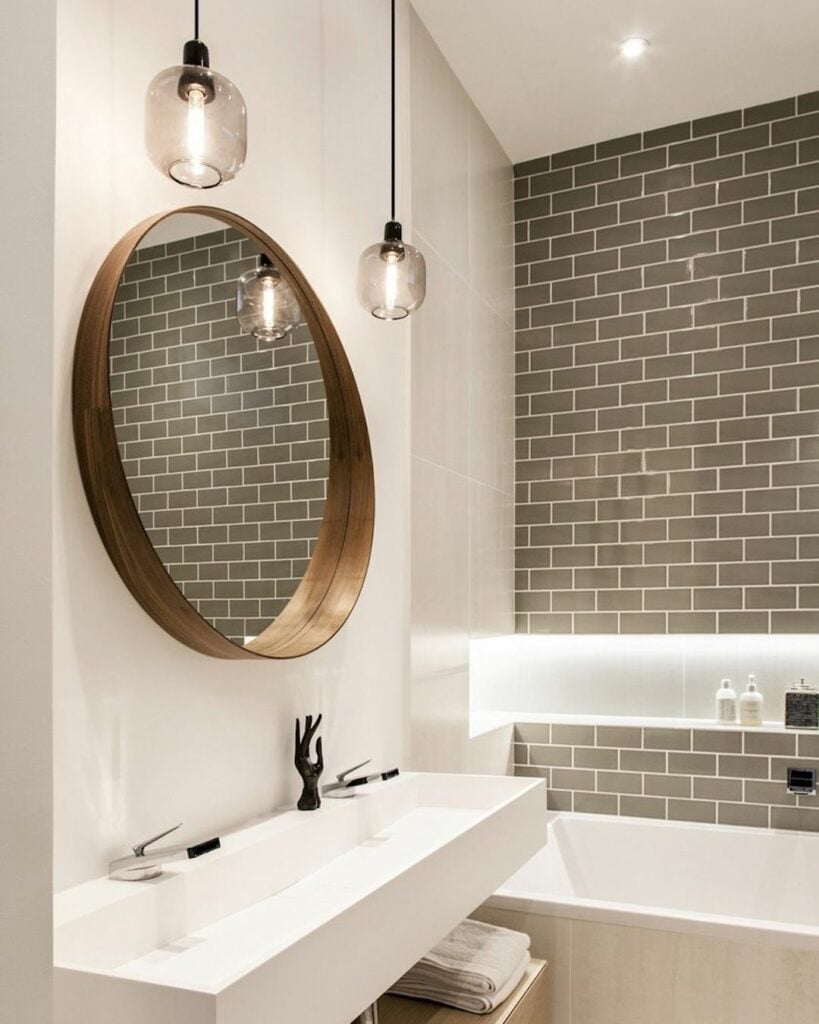 salle de bain moderne suspension carrelage taupe