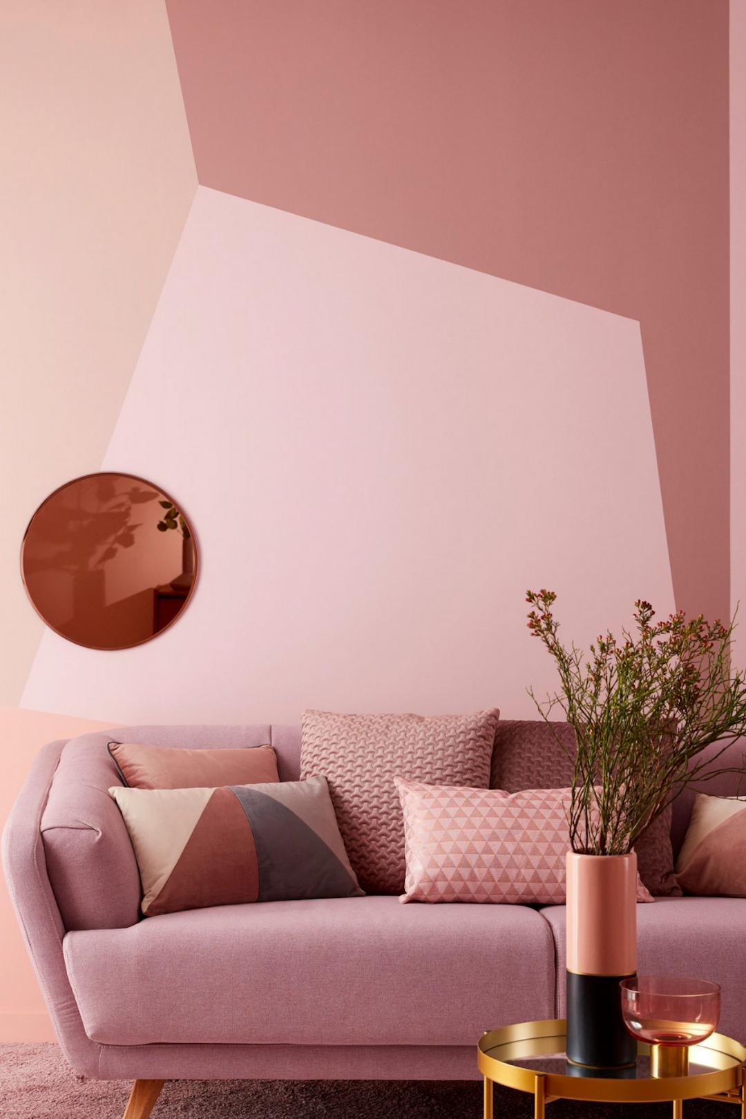 salon rose pastel deco géographique canapé droit scandinave