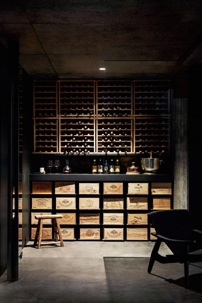 sous-sol cave vin salle secrete dégustation