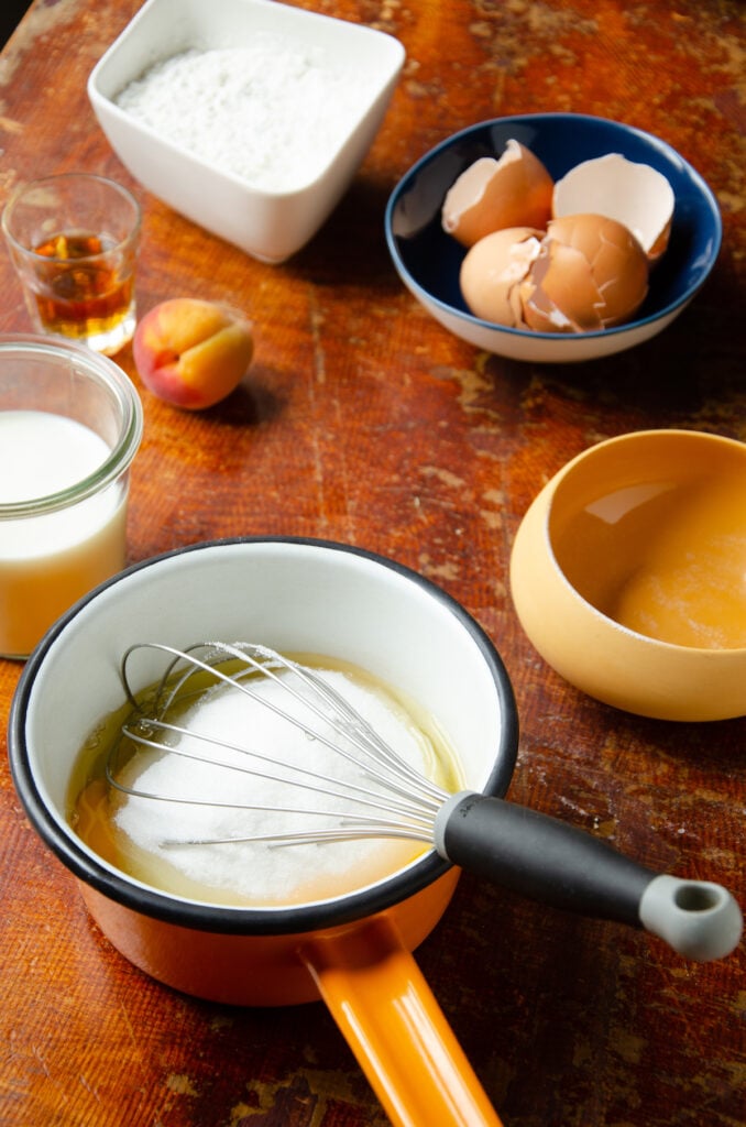 casserole émail orange préparation culinaire facile