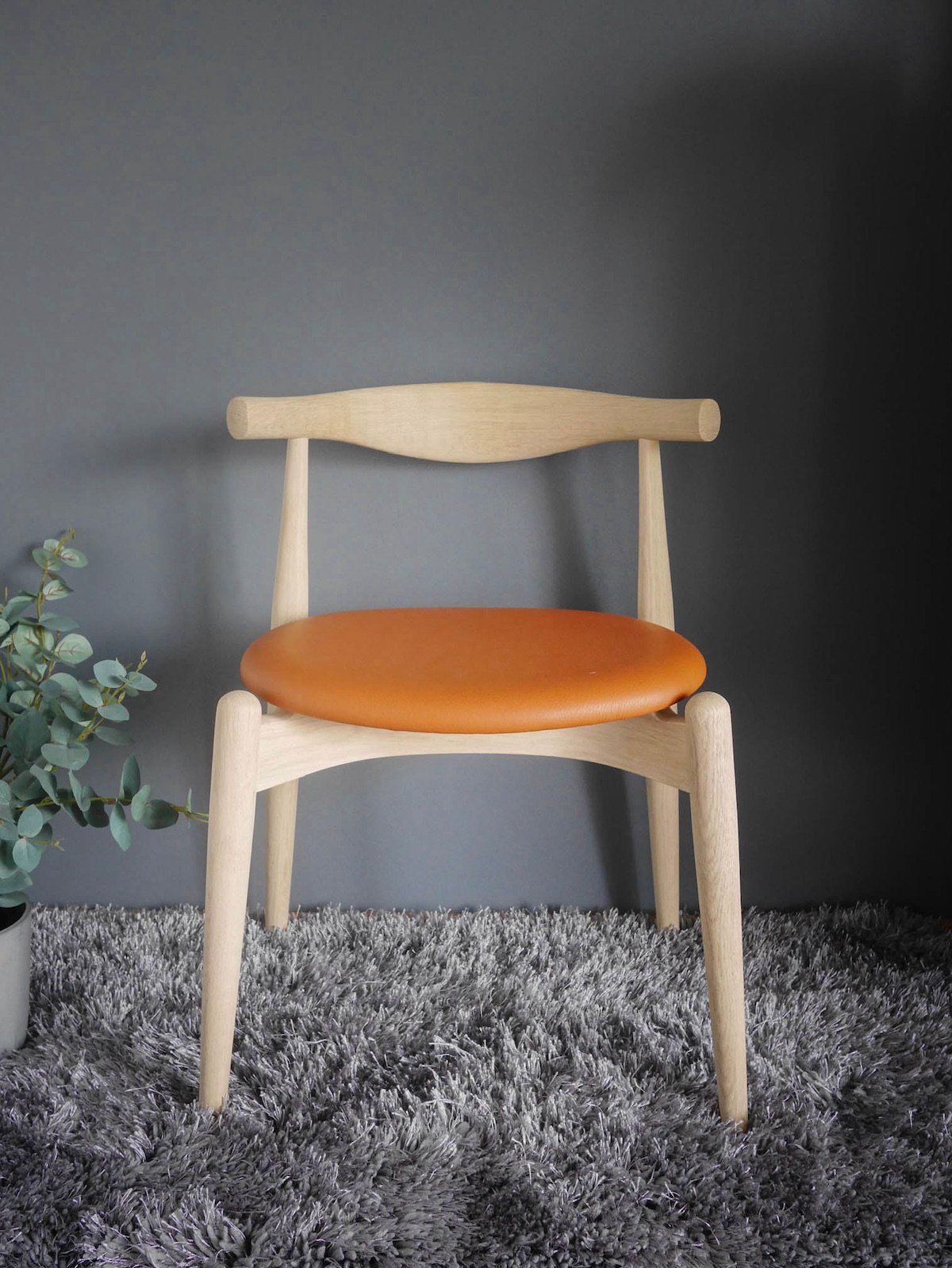 chaise danois bois cuir icône design CH20 ELBOW CHAIR Hans J. Wegner