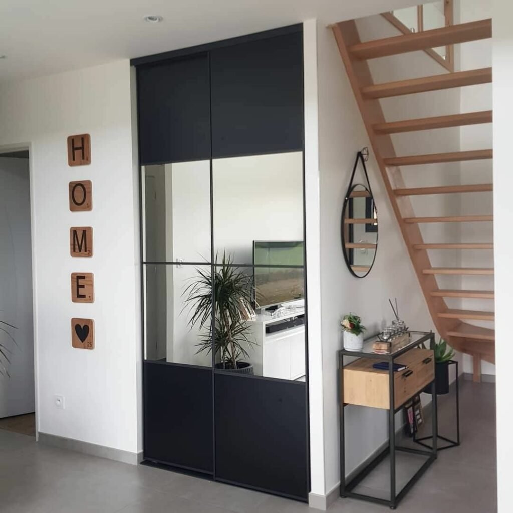 entrée porte dressing façon verrière miroir déco
