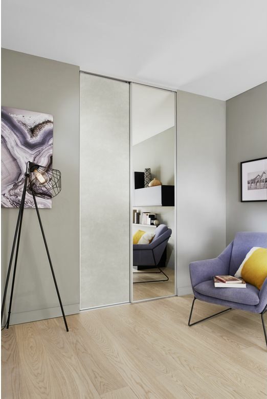 porte placard coulissante miroir mat effet béton gris clair salon