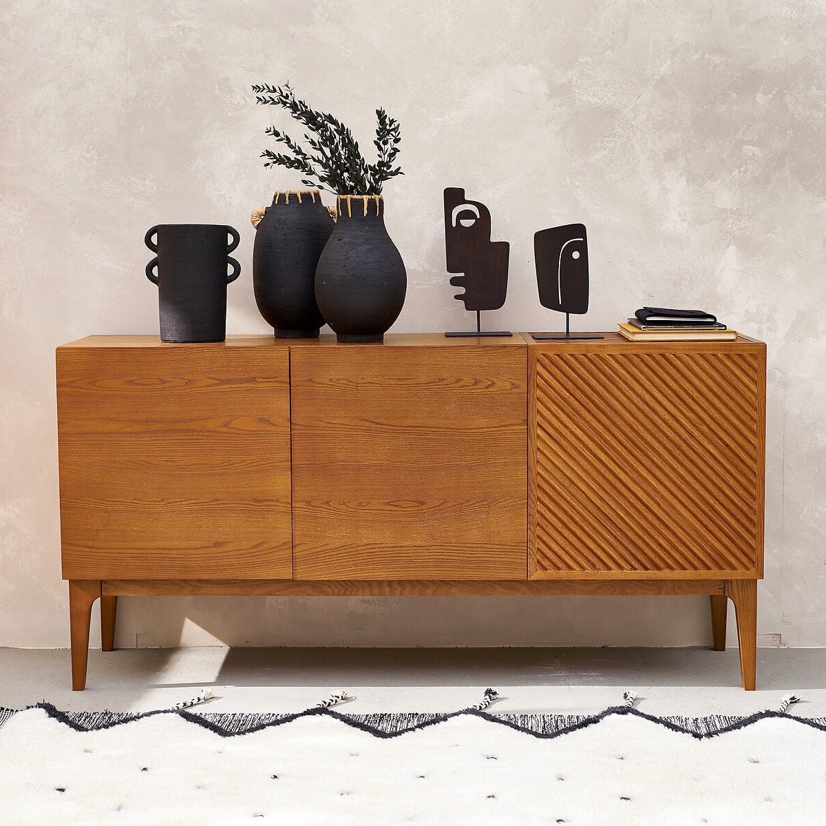 salon buffet bois massif design mid-century moderne 50s vase artisanal