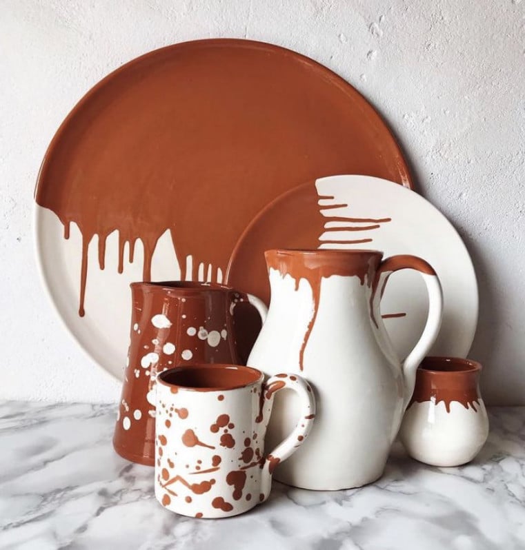 vaisselle terracotta blanc deco rustique table marbre blanc