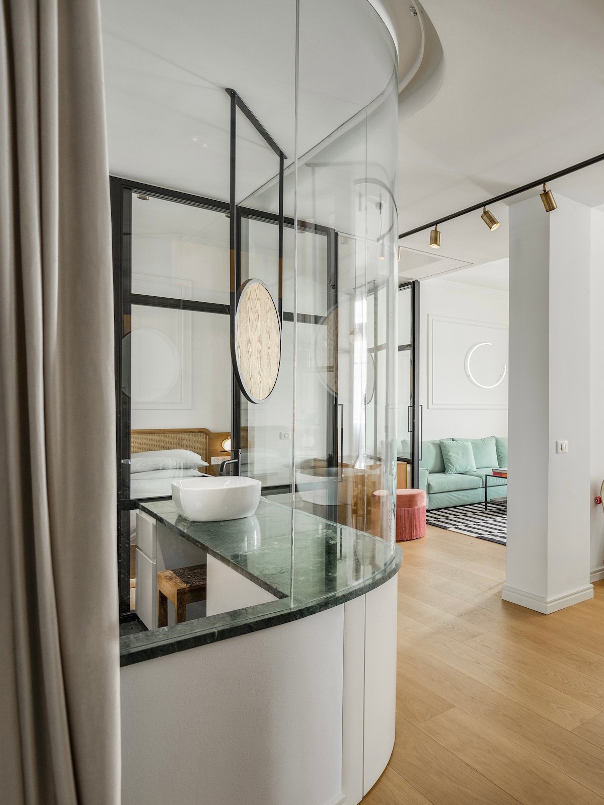 appartement transparent cloison invisible verrière arrondie