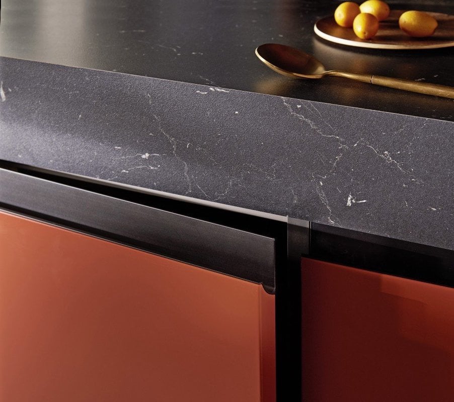 choisir couleur cuisine terracotta noire plan travail marbre