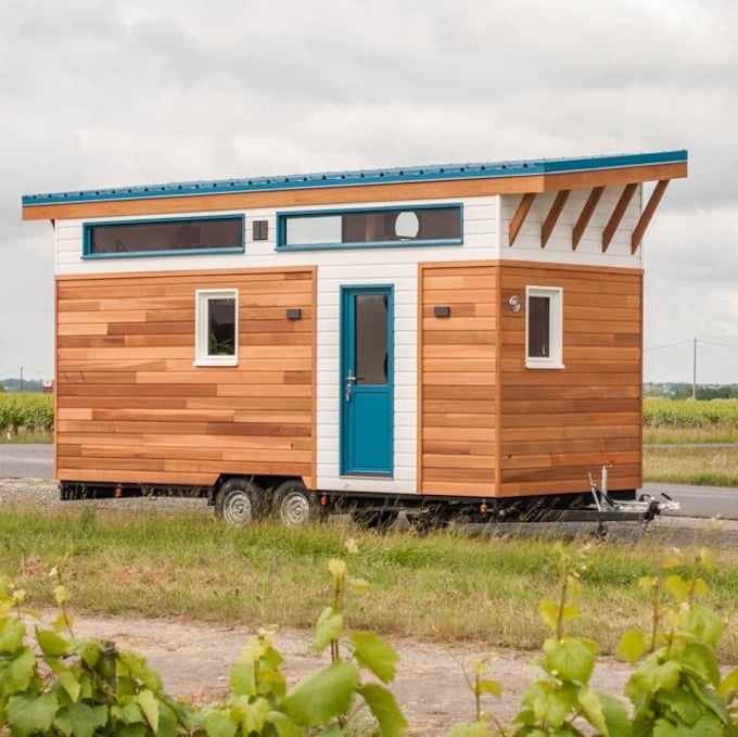 maison bois blanc bleu