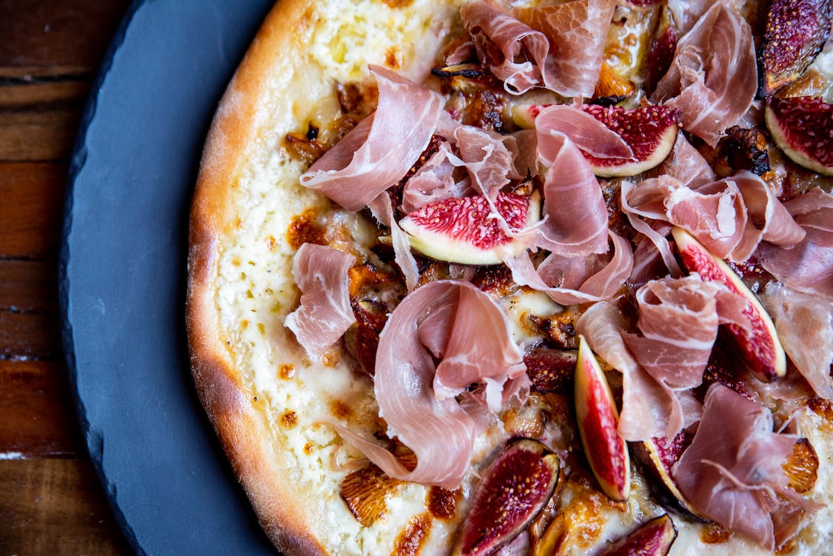 recette gourmande tartine fromage frais figues jambon parme