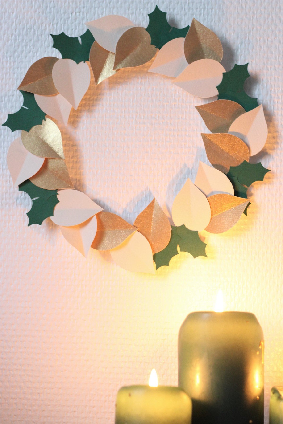 couronne de Noël en papier feuille houx Cricut