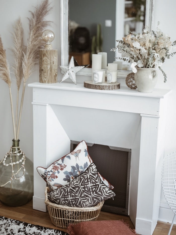 moderniser une cheminée rustique bohème champêtre cheminée blanche fleurs séchées panier osier