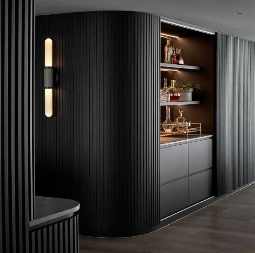 cuisine caché placard mur noir design élégant sobre