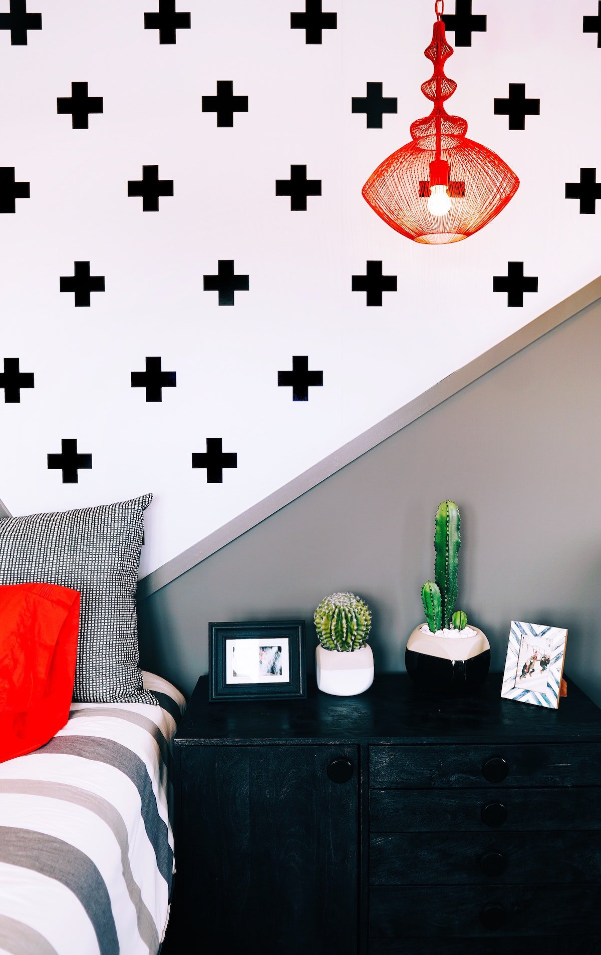 chambre ado moderne blanche noire grise rouge