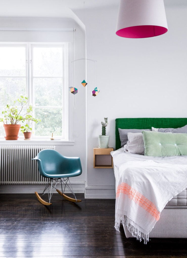 chambre multicolore déco fluo - clem around the corner