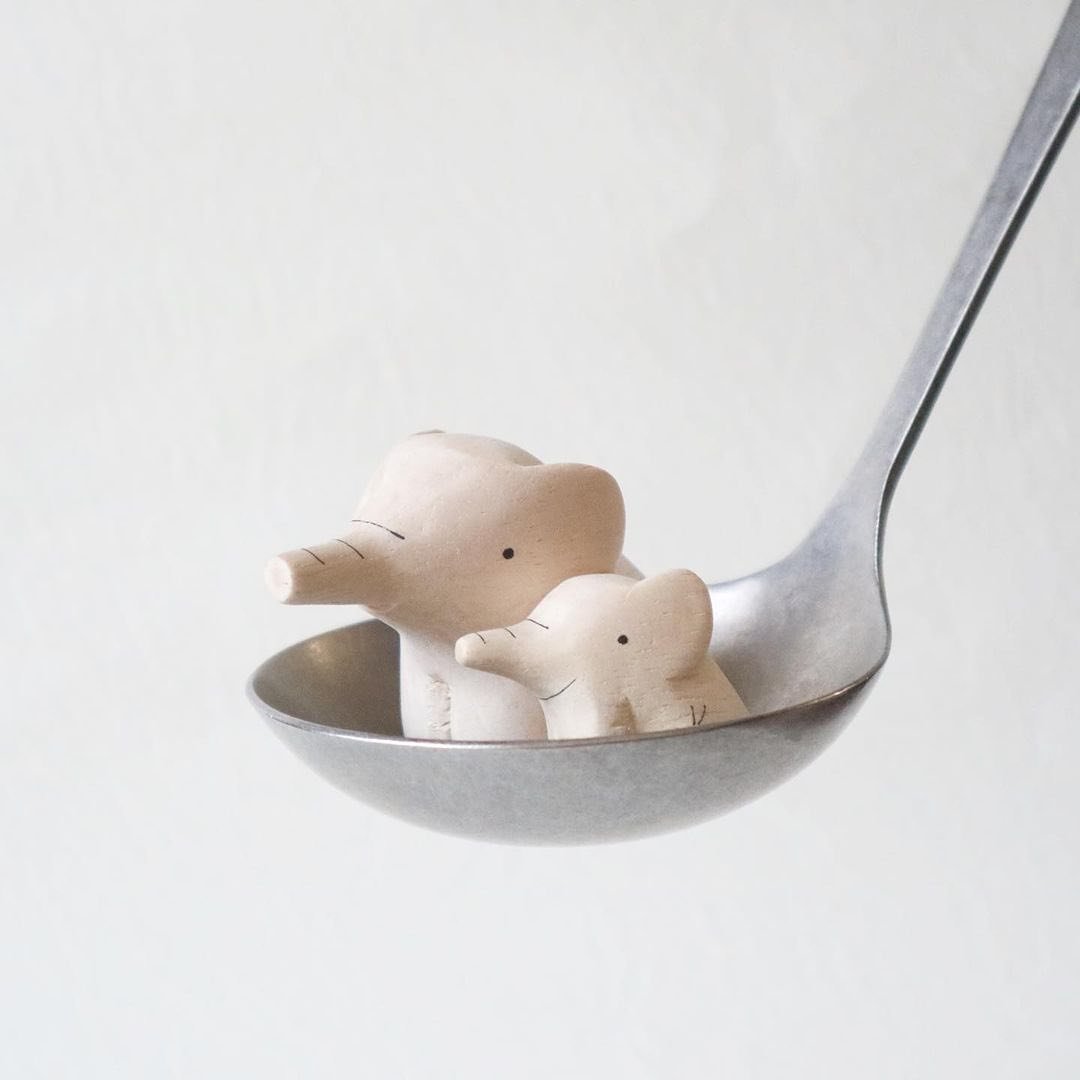 mini statuette éléphant noir blanc éléphanteau