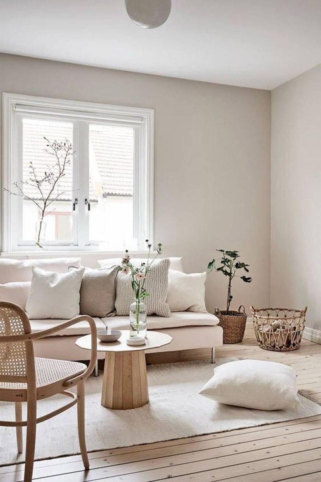 séjour lumineux décoration intérieur parquet mobilier bois canapé droit