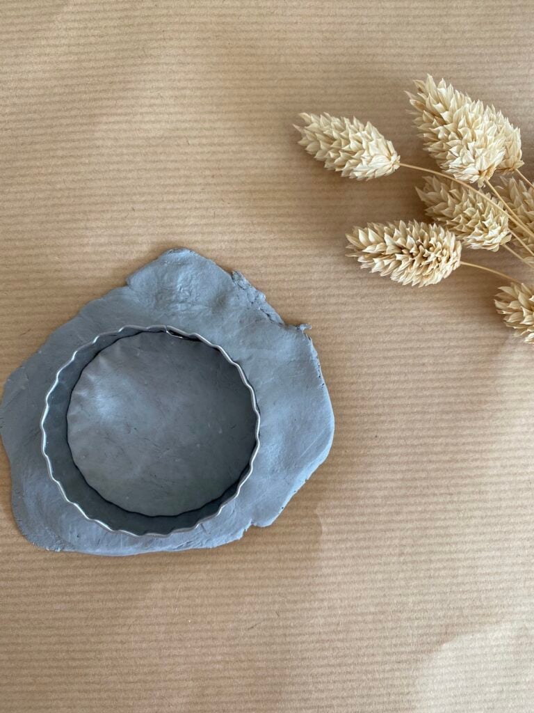 bricolage enfant activité mercredi emporte-pièce