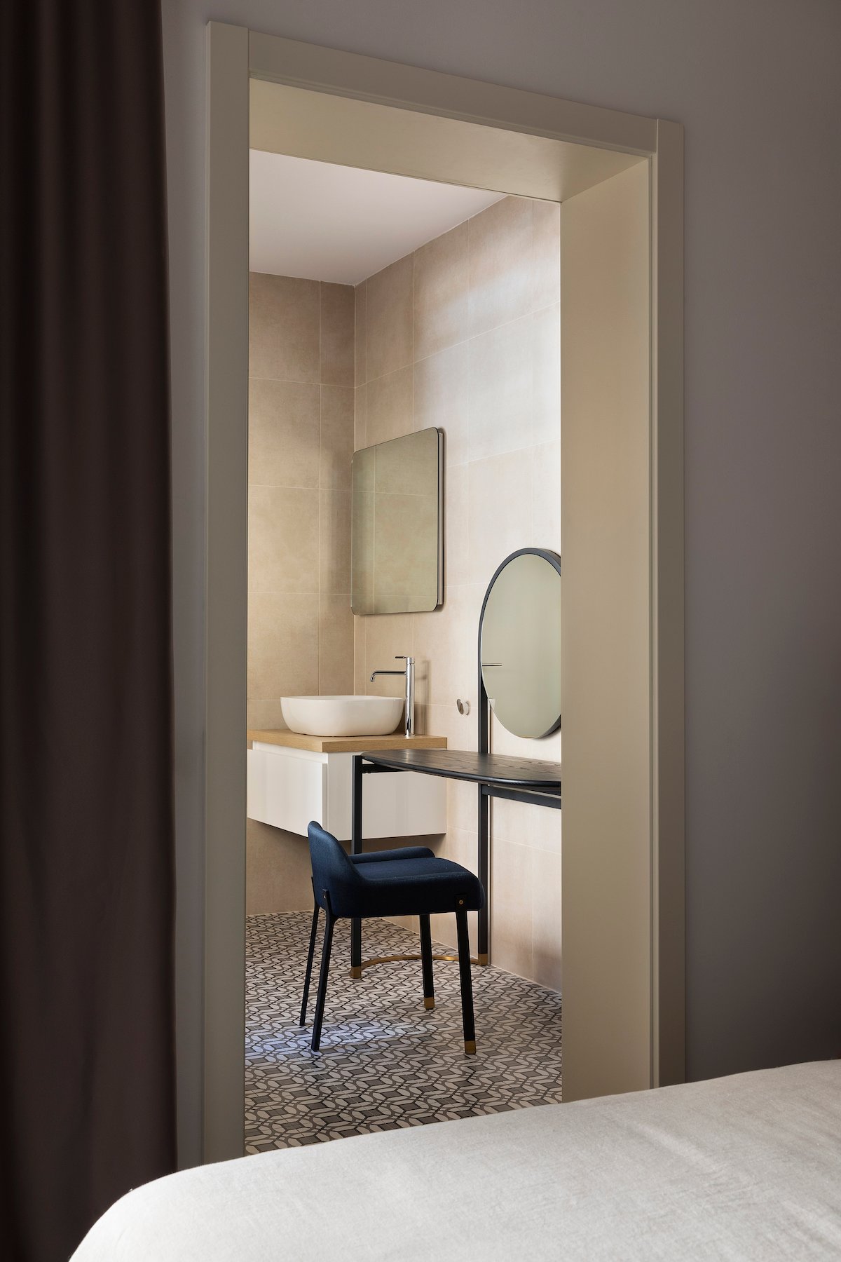 agencement idée mini salle de bains retro