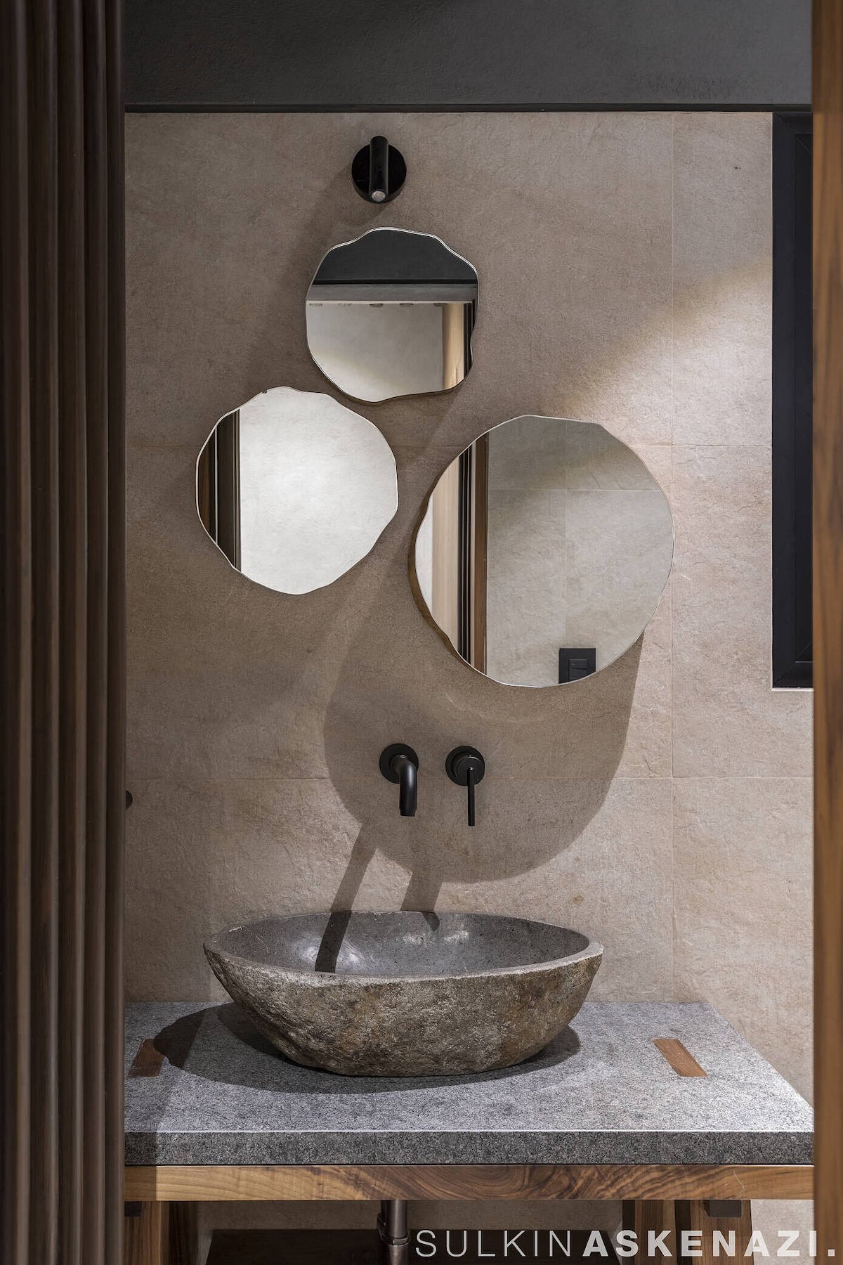 maison à Cuernavaca Mexique miroir forme organique déco