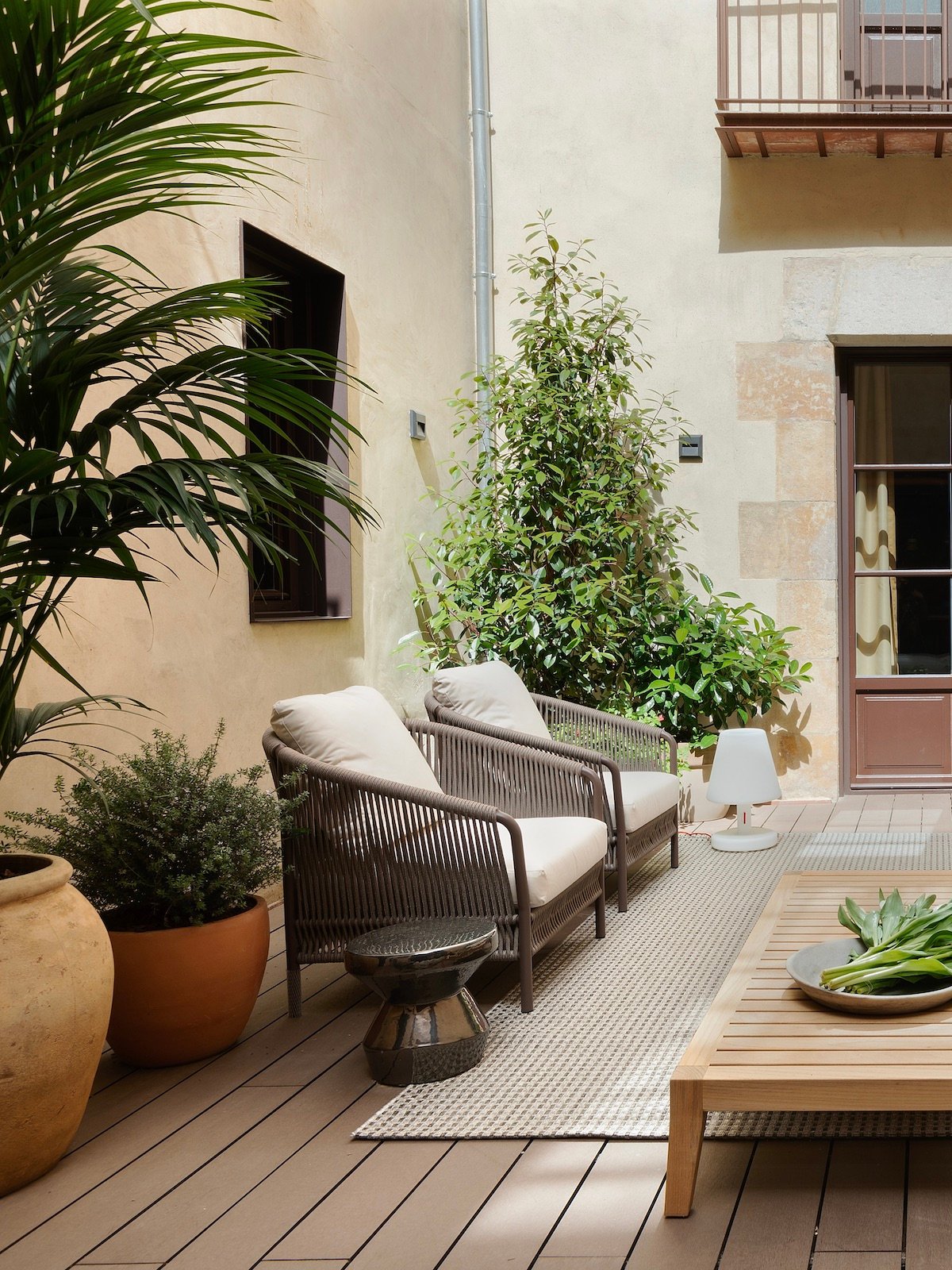 rénover sans dénaturer cours intérieure cosy coin salon