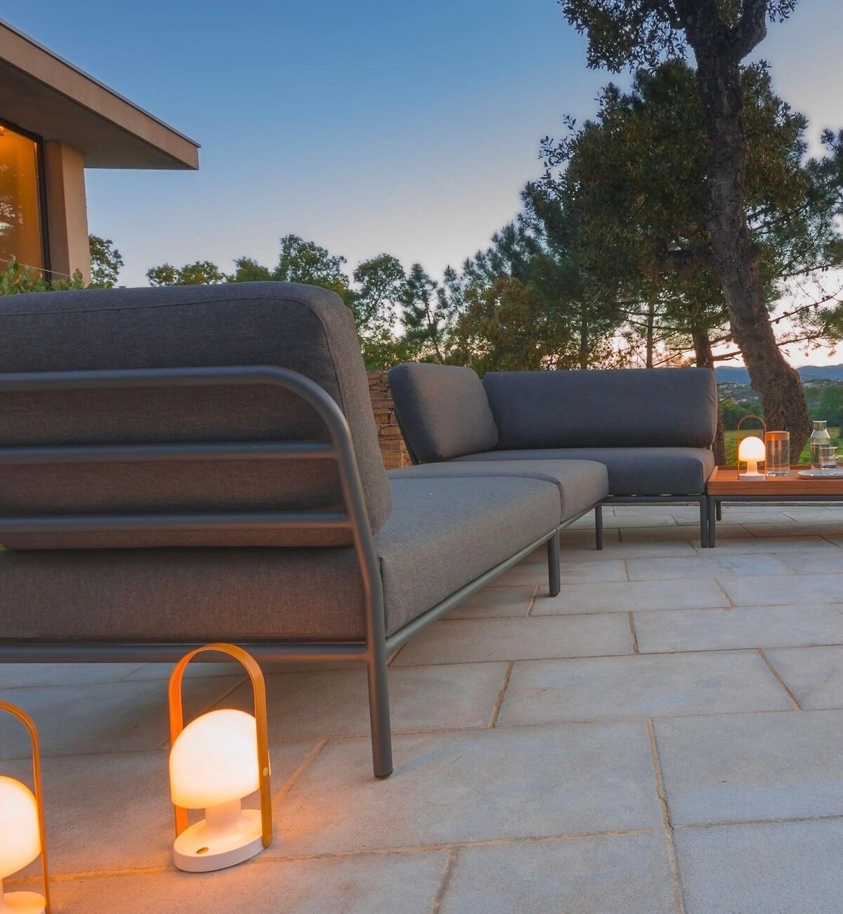 canapé angle méridienne extérieur terrasse grise anthracite