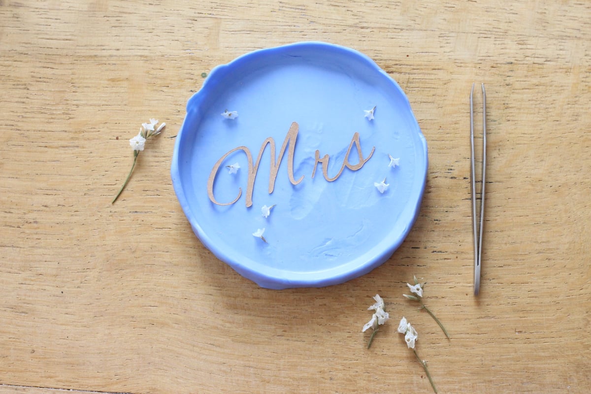 cintre mariage personnalisé diy mrs madame