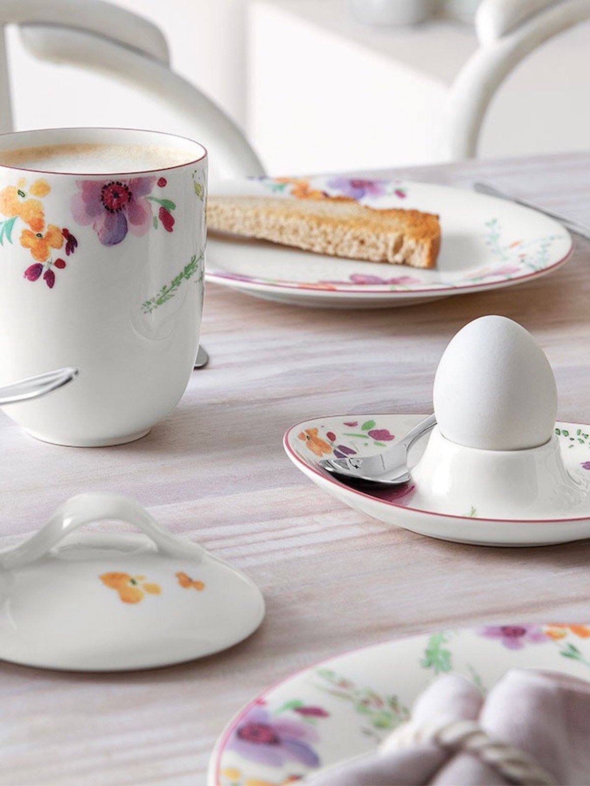 coquetiers originaux motif fleur rétro soucoupe intégré