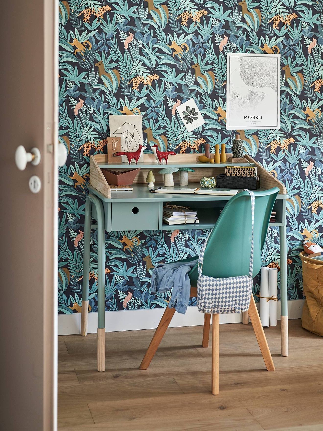 chambre enfant déco vintage rétro papier peint floral feuille