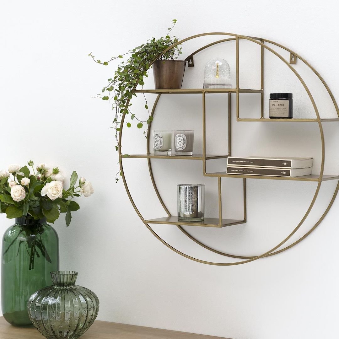 etagere murale ronde laiton doree deco moderne design lumineuse plante verte tendance
