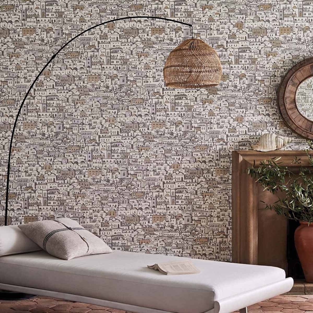 salon retro Méditerranée canapé divan lampadaire arc rotin